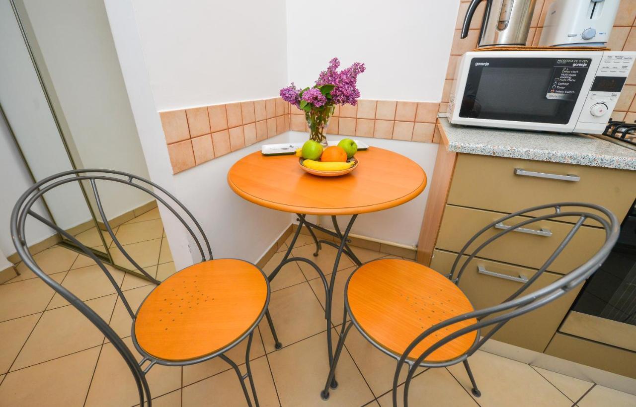 Victoriei_majestic Apartment Bucharest